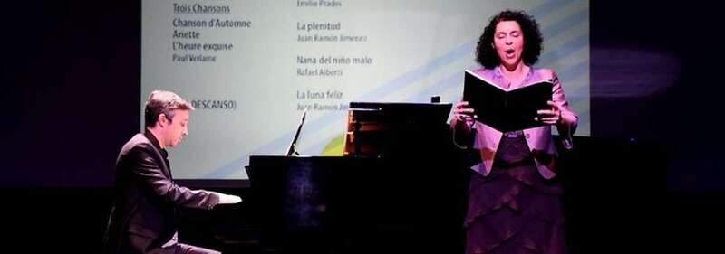 Momento del concierto de esta noche en el Teatro Municipal/Antonio Alí.